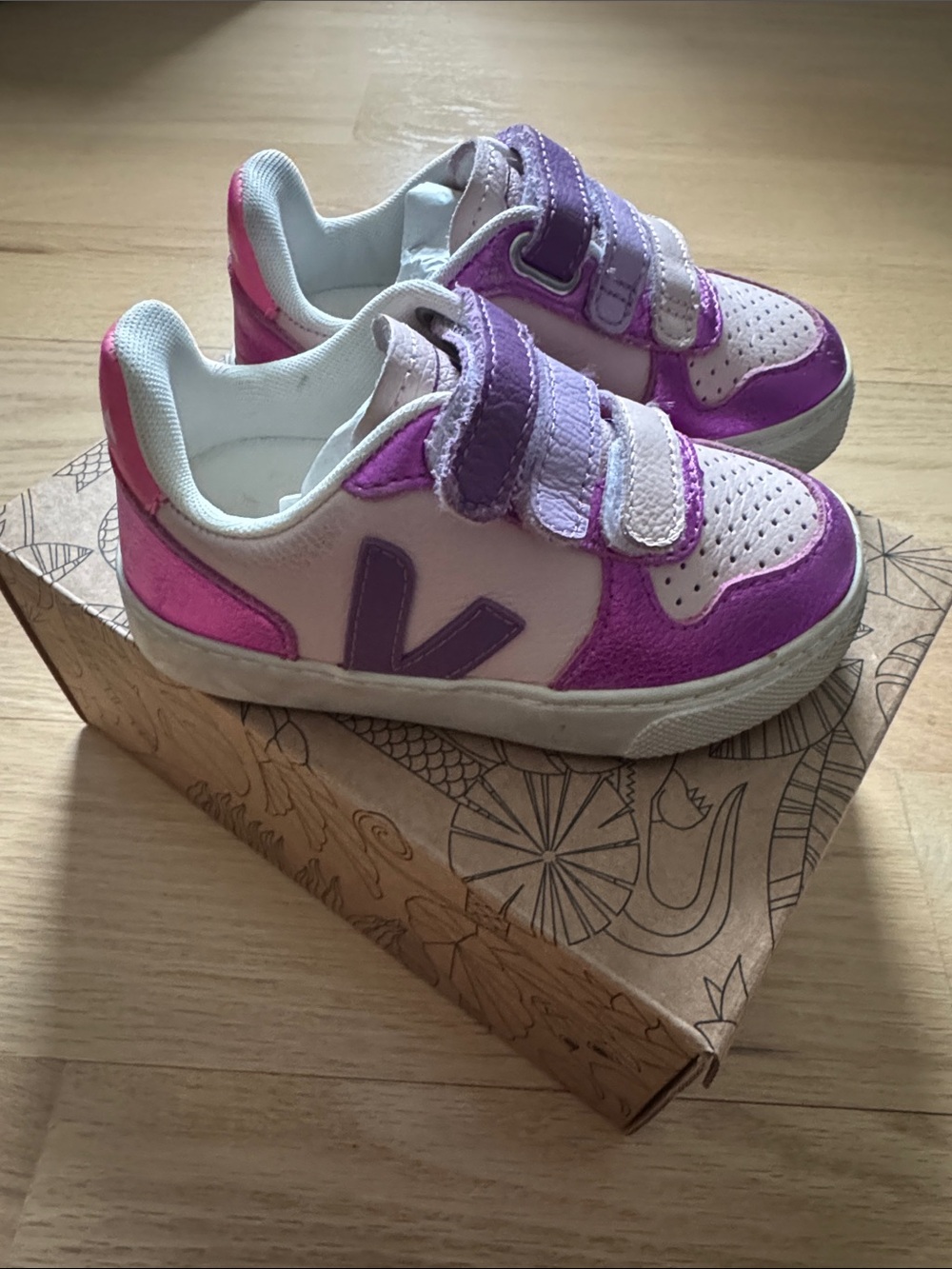 Veja Kids White and Purple Metallic Sneakers